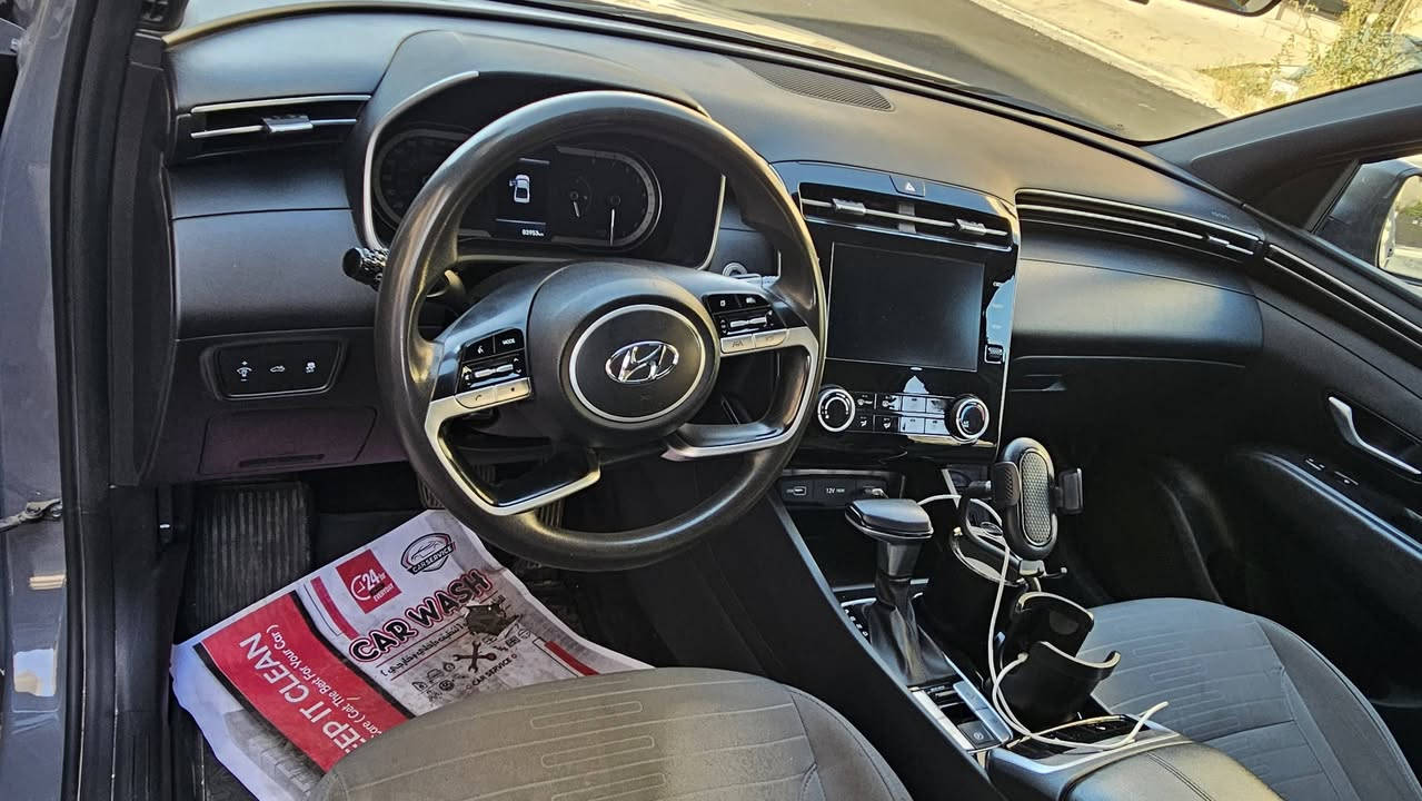 هونداي سانتا كروز 2023 (Hyundai Santa Cruz) للبيع  هونداي سانتا كروز موديل 2023 بحالة ممتازة ومواصفات تكنولوجية متكاملة.
📋 تفاصيل ومواصفات السيارة:
 الموديل: 2023
 المسافة المقطوعة (الممشى): 84الف كيلو فقط 
 المحرك: 2500 CC (تنفس طبيعي) - اقتصادي وقوي
( لتوفير أقصى درجات الثبات
 اللوحات الرقمية: رقم بغداد مميز (  السنوية والتحويل مضمون وسهل)
✨ المواصفات والكماليات (فول مواصفات):
 🔑 تشغيل ذكي: تشغيل عن بعد + بصمة أبواب وبصمة تشغيل
 🖥️ شاشات متطورة: شاشة ديجيتال تفاعلية للعدادات والترفيه
 💺 راحة ورفاهية: كراسي كهربائية بالكامل مع نظام تدفئة مدمج
 🛡️ أنظمة الأمان والسلامة:
 رادار النقطة العمياء (Blind Spot Radar) لتفادي الحوادث
 نظام مانع الانزلاق وتثبيت المكابح التلقائي (Auto Hold)
 💡 الإضاءة والمظهر: لايتات عدسة حديثة بقوة إضاءة عالية + إشارات بالمرايا الجانبية
 🌟 ومواصفات مميزة أخرى تكتشفها بنفسك عند المعاينة!
💰 السعر المطلوب:
 السعر: 190 ورقة (19,000$) (وبي مجال طيب للمشتري الجاد)
 الخيارات المتاحة: بيع نقد أو مراوس حسب الرغبة.
📍 مكان التواجد والمعاينة:
 العنوان: بغداد اليرموك
📞 للاستفسار والتواصل مباشرة مع المالك:
 📱 رقم الهاتف: ***********
***********
(يرجى التواصل للجادين فقط بالاتصال أو عبر الواتساب)
📸 ألبوم صور السيارة (الحالة الحالية وصور الحادث):
