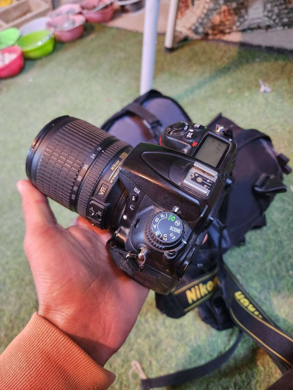 للبيع نيكون مابيها اي خلل قفل قفل ٥٠٠ الف وياها شاحن فقط
مكاني قلعه سكر 
***********
