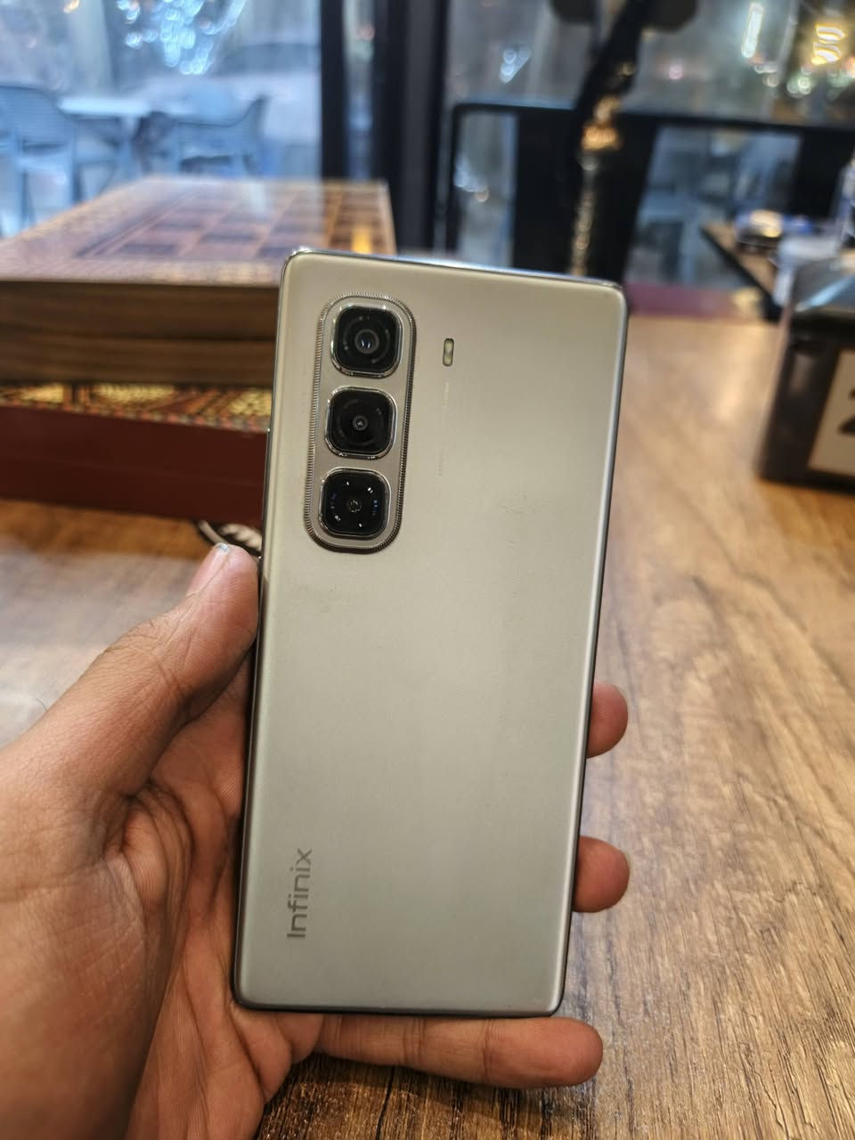 سلام عليكم انفنكس هوت 50برو بلس  ذاكره  256  عشوائيه 16  جهاز جدا  جدا نضيف شخط مابي شاشه منحنية بصمه مدمجة  120هيرتز كامره قويه  جهاز مامفتوح مكفول سعر 175الاف  مكاني بغداد منطقه كراده  رقمي ***********
