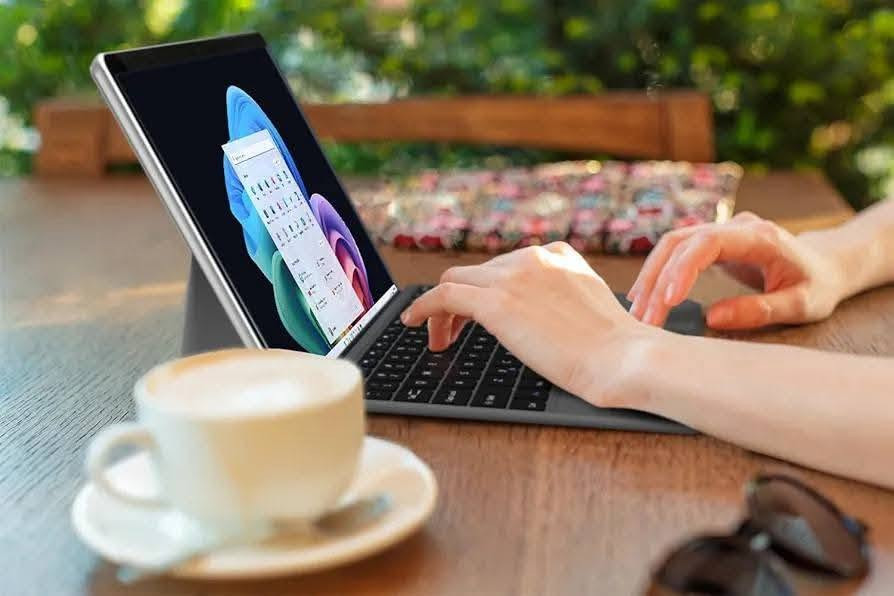 كيبورد بلوتوث  سيرفس برو من Arteck🫡🔥

متوافق مع سيرفس برو  +3/4/5/6/7/7 ✅

surface pro 3/4/5/6/7/7+ ✅

فائق النحافه وشكلل مطابق للأصلي ✅

تاچ باد مدمج مع الكيبورد ✅

منفذ شحن تايب سي ✅ 

شحن يدوم اكثر من 50 ساعه ✅ 

السعر 25 الف فقط 🫡 🔥 

توصيل جميع محافظات العراق 5 الاف 🚙 🚗 

للأستفسار والحجز التواصل واتساب 📞 

***********

عنوان المركز : بغداد الحريه الثانيه شارع الحريه الثانيه قرب مكتبه الكراون مقابل صيدليه العنفوان مركز شمس للموبايل
