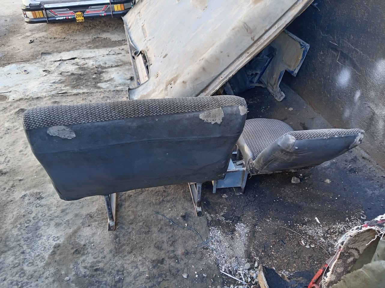 السلام عليكم اربع كراسي اسيا الكلابيات عمل العنوان بغداد الدوره السعر 300 الف الرقم ***********
