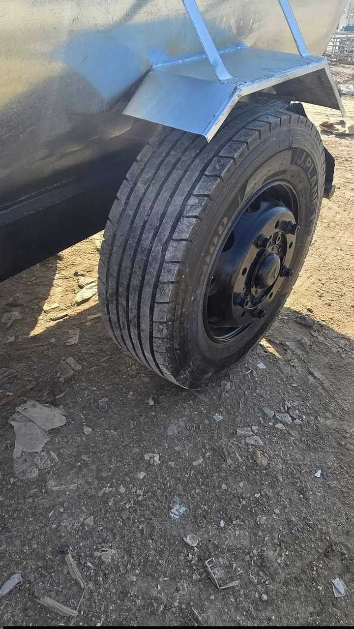 سلام عليكم موجود مقاطير للبيع درجه اولى يوجد حديد ومقلون سعه ٥٠٠٠لتر شغل الشمال دنكير أوربي تاير ٢٢ونص شركه الشمال العراق بسعار مناسبه جدآ جدآ جدآ ويوجد تانكيات١٠تلاف لتر و٥٠٠٠لتر مغلون      ***********
