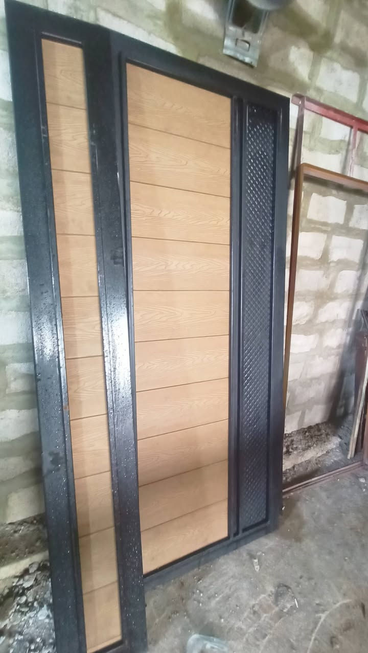 حمودي الحداد 
***********

***********

حداد متنقل لحيم تانكيات فصال ابواب وشبابيك محجلات  و اشتغل قمريات محميات طيور بلابل شغل درجه اولا باسعار مناسبه للاستفسار الاتصال على الرقام

