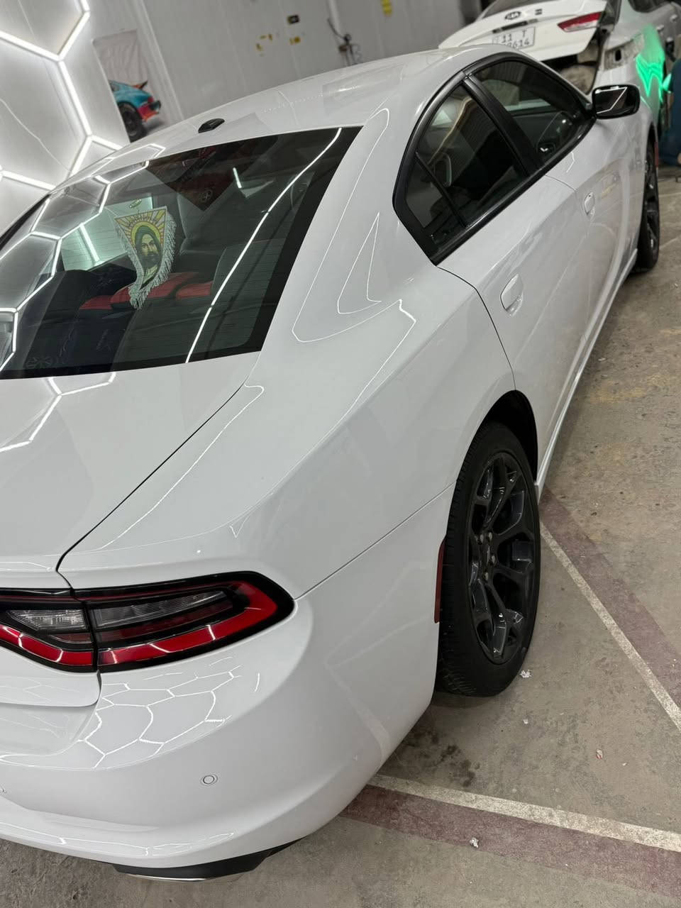 سيارة جاهزة كفالة عامة تقرير غرق تعمل وتسير مكينة ما مفتوحة 
خدادية تخم تاير جديد بسمي جاهزة من كلشي مكانها مركز الناصرية السعر 260 وبيهة مجال 
رقم الهاتف ***********
