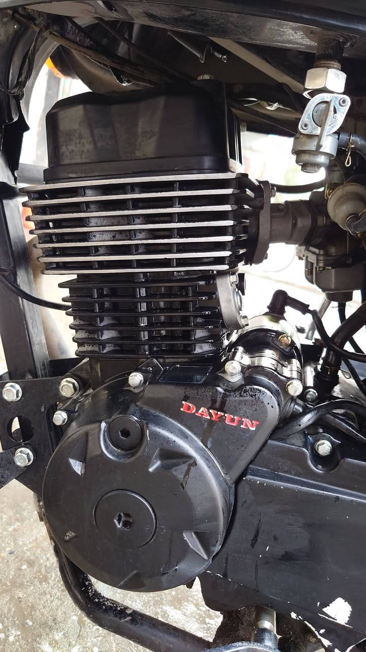 السلام عليكم  دايوان ٢٠٢٤ النضافه ٩٠٪ الدراجه على أيدي تشغيل عن بعد ونظام حمايه اخذتها زيرو يعني اني اول مالك الها الرقم بغداد المكان السيديه حي الإعلام السعر 2550 وبيها مجال بسيط الرقم ***********
