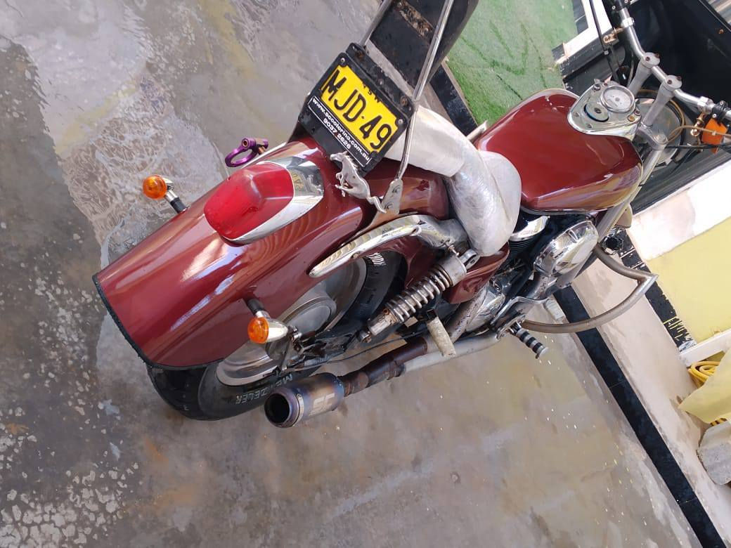 السلام عليكم شباب شادو معامله مال ترقيم كامله فقط استلام لوحات أو سنويه باسمي للبيع أو مراوس حسب القناعه مكينه 400 تجيب وياك فيتر يفحص دراجه كلش حلوه أو بلحقيقه  احله من الصور راسلني خاص ادزلك معلومات ووراقه كامله مكاني ديوانيه رقم موبايل ***********
السعر كلش مناسب ب18 أو بيه مجال ما اعتقد أكو شادر مرقم أو نضيفه جوه ال18
