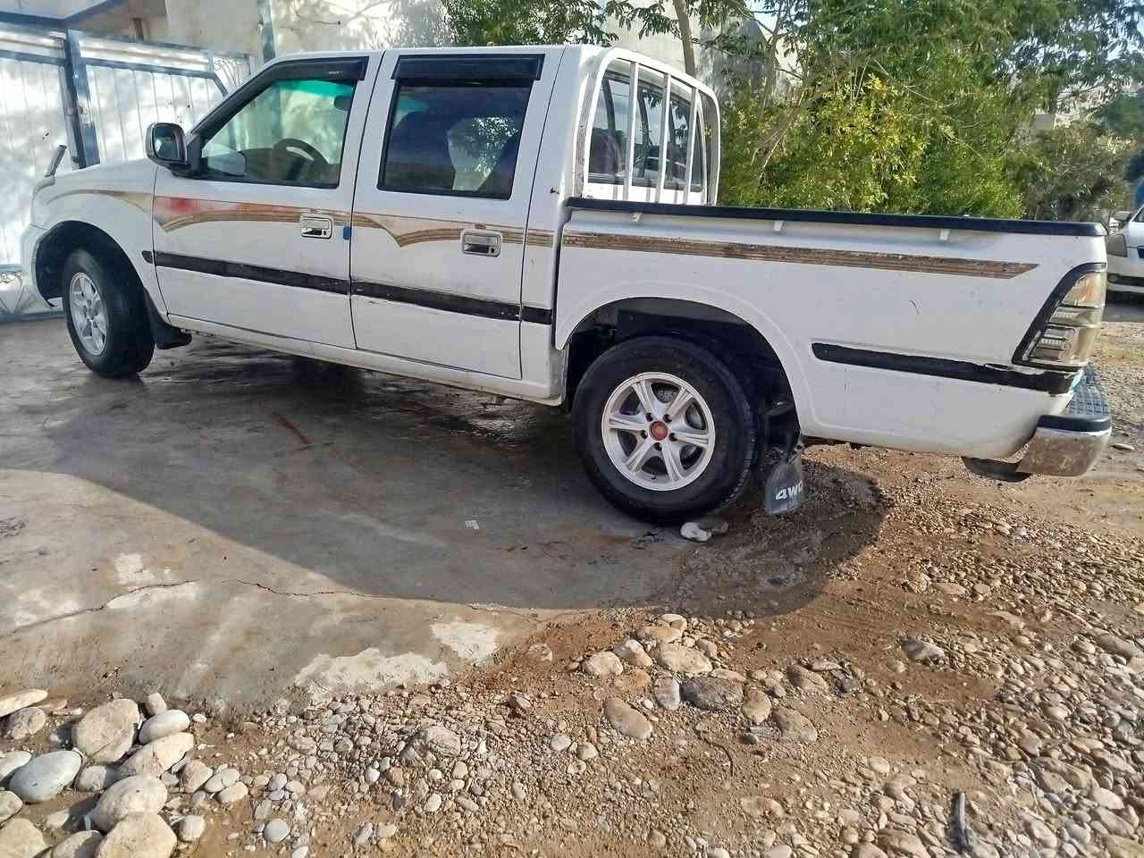 سلام و عليكم
پيكاب گؤناو
موديل 2007مكينه و گير به شه رت
كاره باي مزبوت
بئ بوياغ بئ ده عم و ليدراوي
كتاب منفيسته سعرى
28مجال
شوين كلار رزگاري
***********
