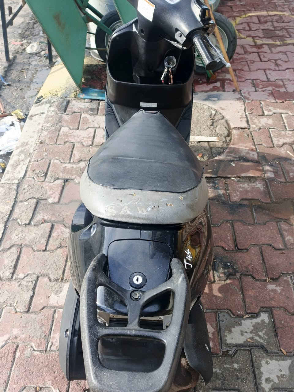 سلام عليكم دراجه البيع نضافه٨٠/١٠٠ كله شغال مابيها اي نقص صوت ناعم كفرات نضيفه دراجه ماماشيه هواي  سعرها ٣٠٠ وبيها مجال  اي ستفسار هذه رقمي***********
