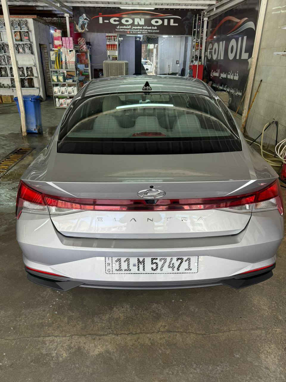 السلام عليكم 
هوانداي النترا موديل2022 وارد امريكي حادثها موضح في الصور  السيارة  بدون دواخل.  ايرباك راجع  المواصفات محرك 2000 دوش بصمه فتحه رادار امامي وجوانب ويل كب لد امامي خلفي كامره وشاشه وحساس كير ايتي  محرك تبريد مكفول من الفتح ماشيه 62 كيلو هزه وسنويه ورقم جديد بغداد بأسمي السعر 145 وبها مجال بسيط العنوان بغداد الامين 
موبايل ***********
