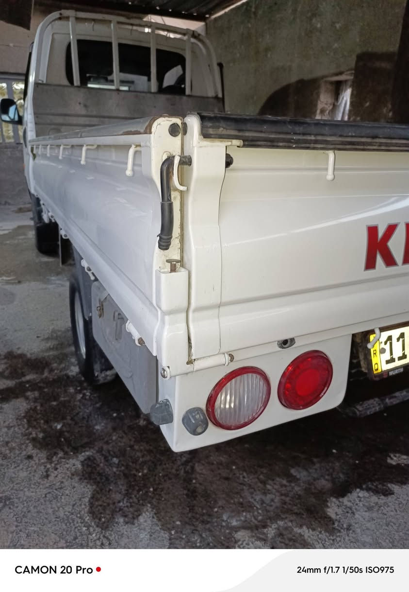 السلام عليكم كيه للبيع سبلاين مكينه و كير حاويه مكفولة كفالة عامه سياره جديده قطره صبغ مابيهه موديل 2012 رقم بغداد نكليزي سعر 130مكاني بغداد اتصل ***********
