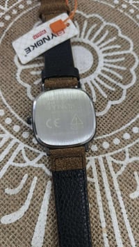 ساعات • قطعتين