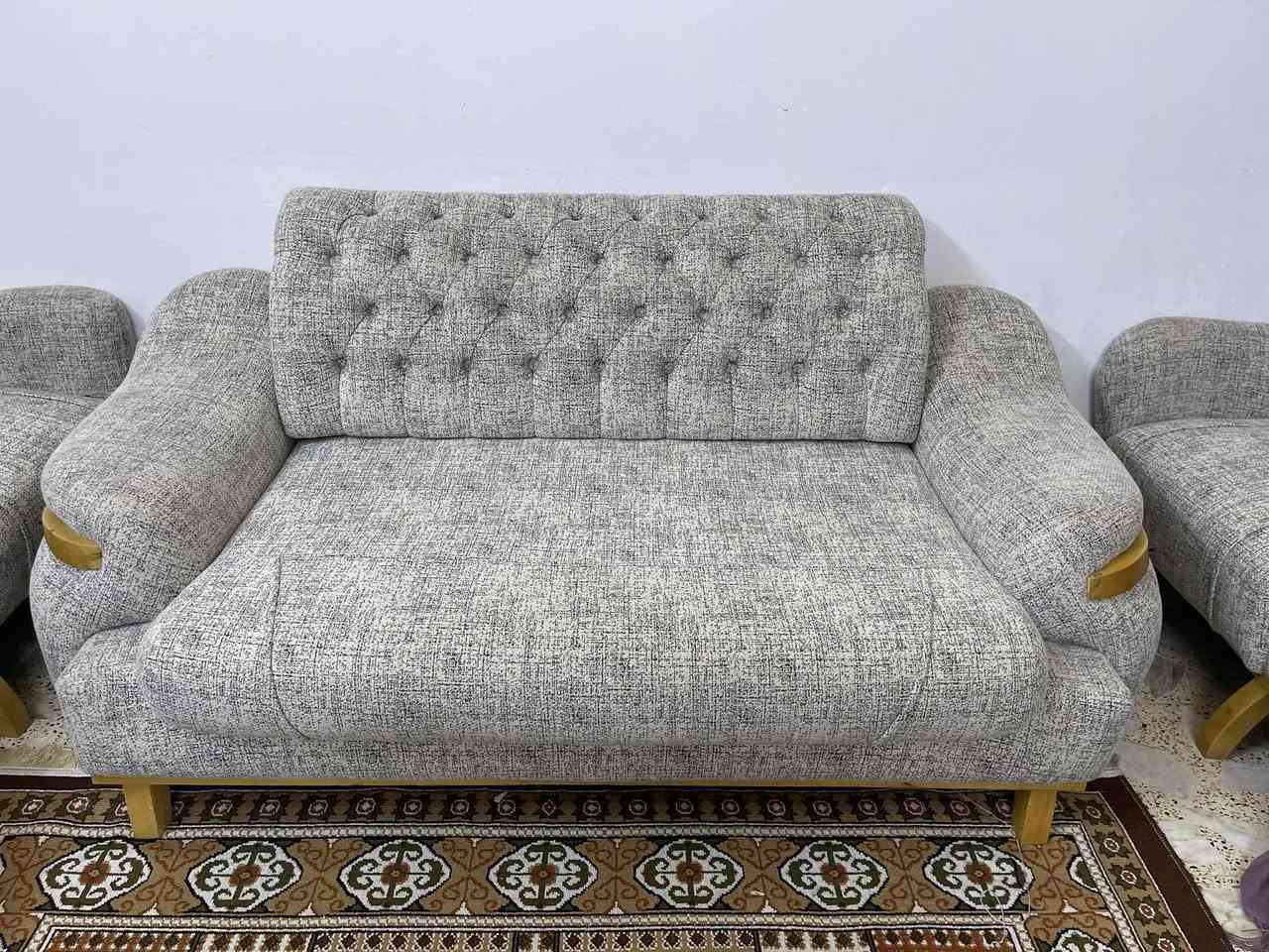 تخم عشر مقاعد للبيع اخو الجديد سعره 600 والاتصال بهذا الرقم ***********
