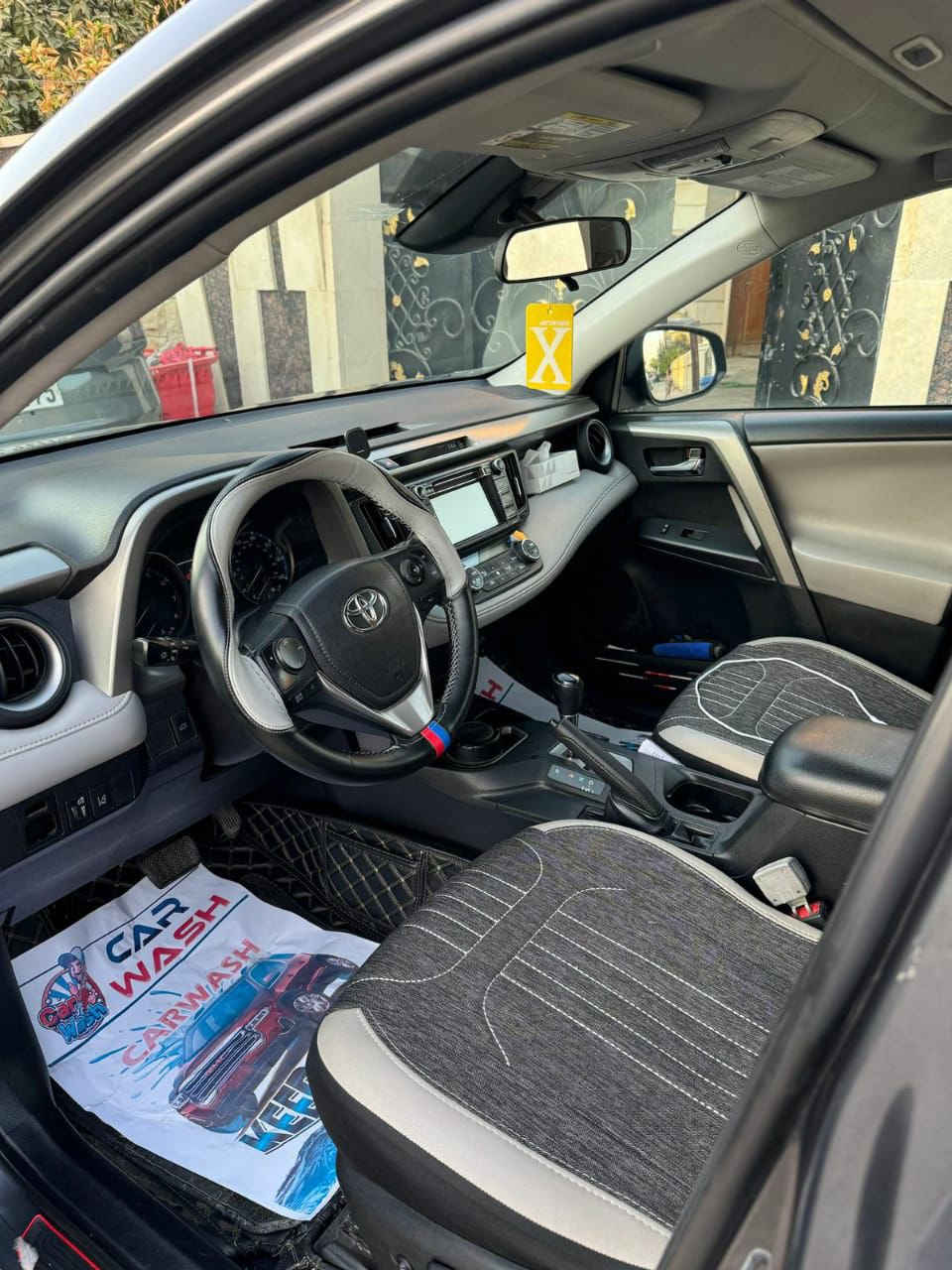 السلام عليكم راف فور 2018 فول XLE امريكي جديدة جدا حادث فقط جاملغ امامي يمين مبدل جاملغ اصلي نفس اللون وبيهة تكحيل بسيط بالبنيد يعني بدون صبغ السيارة ايرباكات كلهة سليمة رقم بغداد ب اسمي تحويل ثاني يوم السيارة على ايدي اني مستوردها ومدخلها للعراق سيارة جديدة جدا مابيهة اي نقص ماشية 121000 وقابل للزيادة السعر 180 ورقة وبيهة مجال مكان السيارة العامرية او المنصور هاتف ***********
