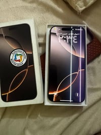 آيفون ١٦ بروماكس • ٢٥٦ • خطوط بالشاشة