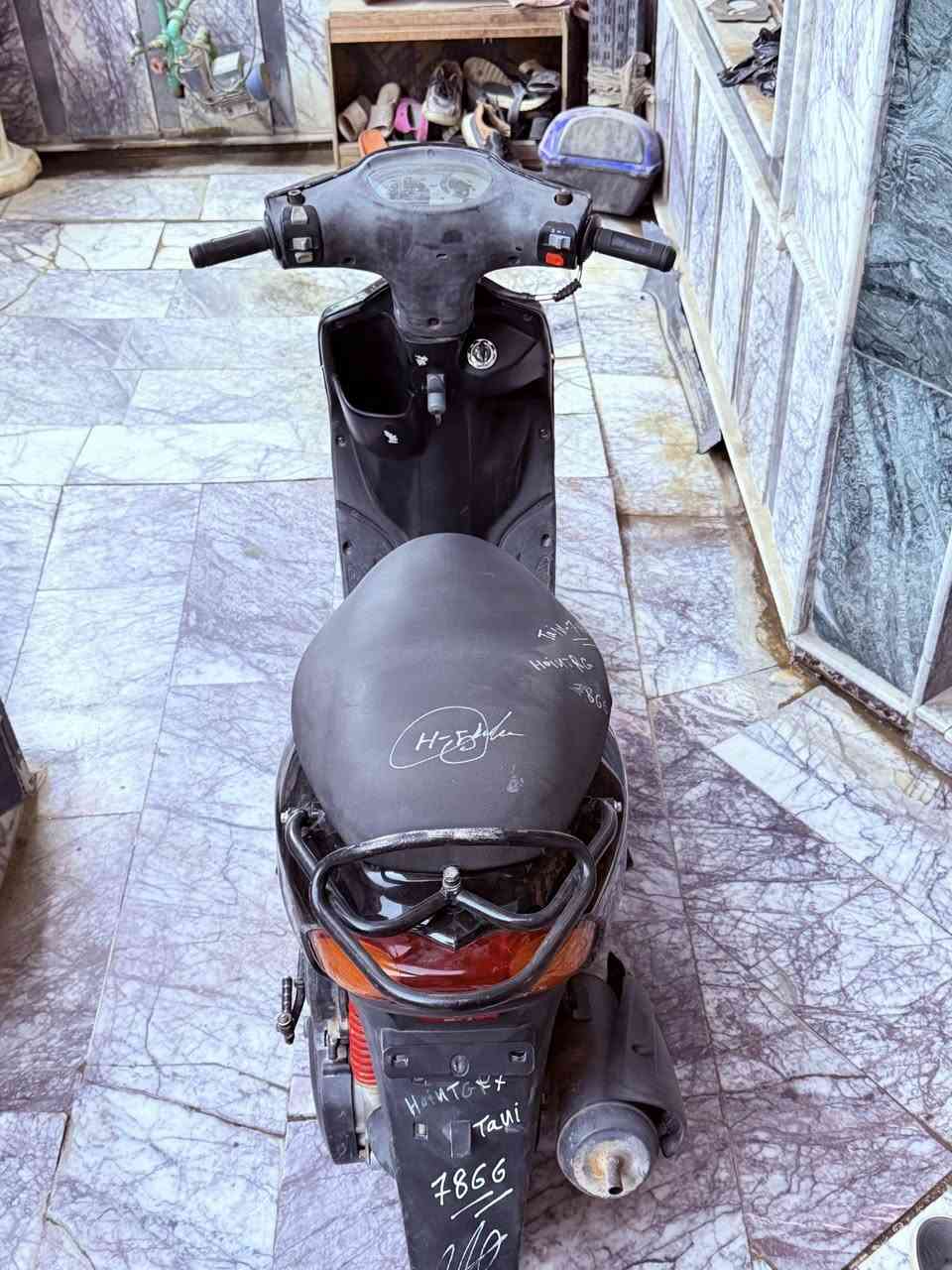 سلام عليكم دراجه ماكس قجمه دراجه حيل نضيفه شلعه ومعدل فول +كهربائيات كلها شغاله نقصها بس باتري /سلف +كابريتر اصلي أوراق دراجه موجوده سعر دراجه 275مستعجل علا بيهعتها وله هيا تسوه اكثر العنوان بغداد بلديات مخازن سمنت رقم ***********
