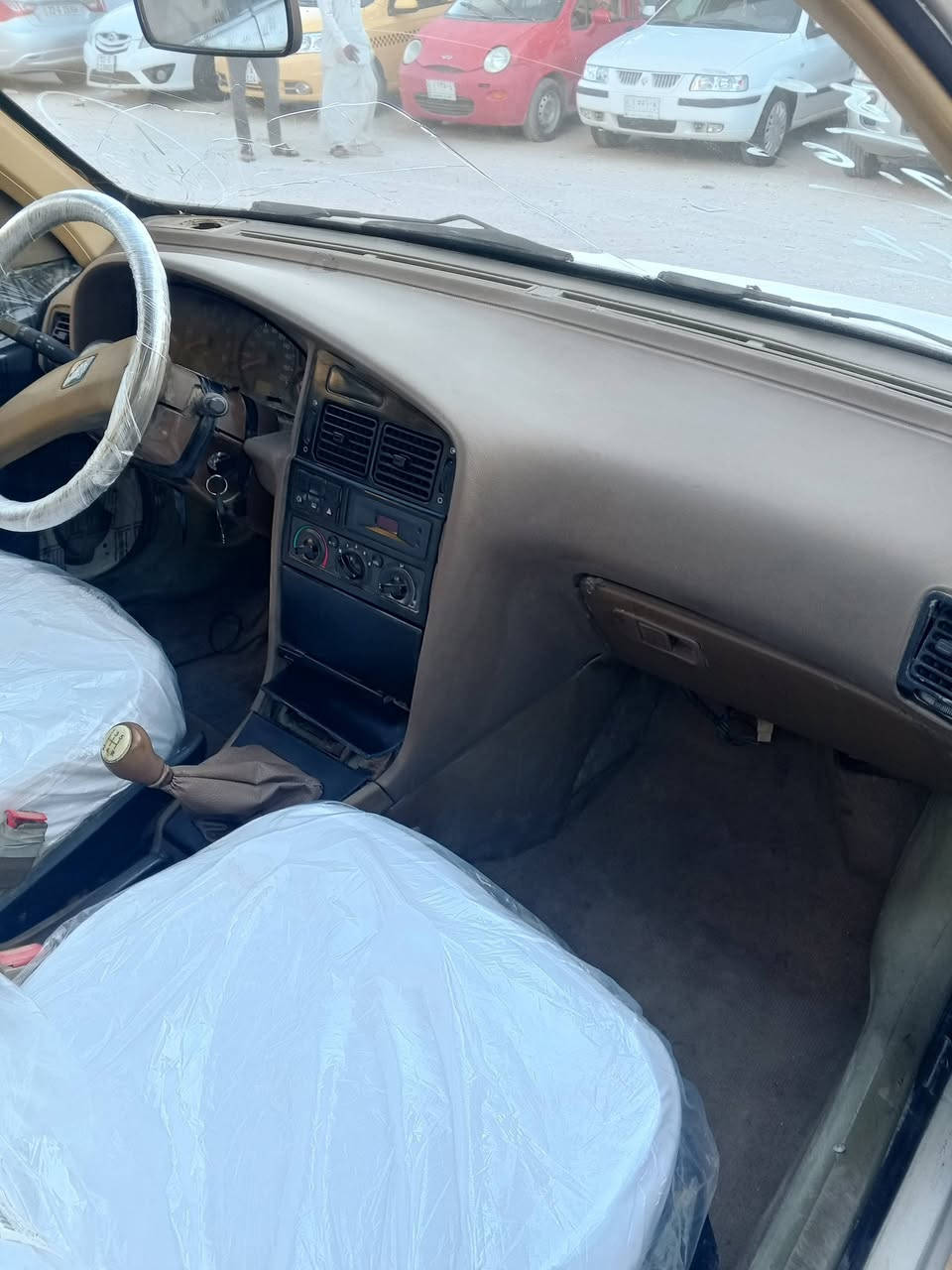 السلام عليكم بيجو 405 رقم ذي قارموديل 10سنويه 29 مشروع وطني  مداور ثاني يوم  مكينه بيه صوت براص  بس تمشي ابيع گايمه باقي گير تبريد  ثلج حداديه تخم تاير كهربائيات كله جاهزه سياره مكفولة من ضربه مصبوغه  جماليه بدون ضربه راعيه يمي موجود ترهم،( قصد أو نقدي )سعر 19وبيه مجال )مكان سياره النجف )***********
