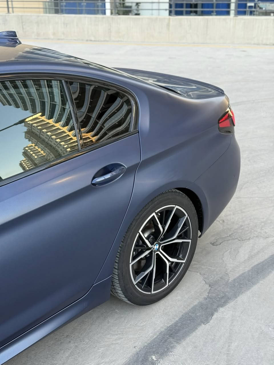 🔥 BMW 530i M Package 2023 | خليجي وكالة العروش 🔥
إذا تدور على BMW نظيفة بمعنى الكلمة، فهاي من أنظف سيارات الـ 530 الموجودة بالسوق حالياً.

▪️ خليجي وكالة العروش

▪️ رقم بغداد

▪️ ممشى 45,000 كم فقط

▪️ كفالة وكالة

▪️ مغلفة بالكامل PPF Matte

▪️ استخدام شخصي ونظافة عالية جداً

⚙️ المواصفات:

• محرك 2.0 Turbo

• M Package الأصلي

• ConnectedDrive أعلى فئة

• Data Display (Head-Up Display)

• 5 كامرات مع كامرة 360°

• أبواب شفط

• فتحة سقف بانوراما

• مقاعد جلد فاخرة

• شاشة iDrive الحديثة

• Apple CarPlay & Android Auto

• شاشة عدادات رقمية كاملة

• نظام صوت فاخر

• شاحن لاسلكي

• إضاءة داخلية Ambient Light متعددة الألوان

• تحكم مناخي ثنائي المناطق

• حساسات أمامية وخلفية وجانبية

• مثبت سرعة ذكي

• مراقبة النقطة العمياء

• تنبيه مغادرة المسار

• فرامل طوارئ أوتوماتيكية

• بردة خلفية كهربائية

• جنوط ويل درايف قياس 19 إنج

✨ السيارة بحالة الوكالة حرفياً

✨ لا تحتاج أي مصروف

✨ من أنظف وأكمل سيارات الـ 530i موديل 2023 الموجودة بالعراق

📍 مكان السيارة بغداد

📄 رقم بغداد

📞 للتواصل:

***********

***********

***********
