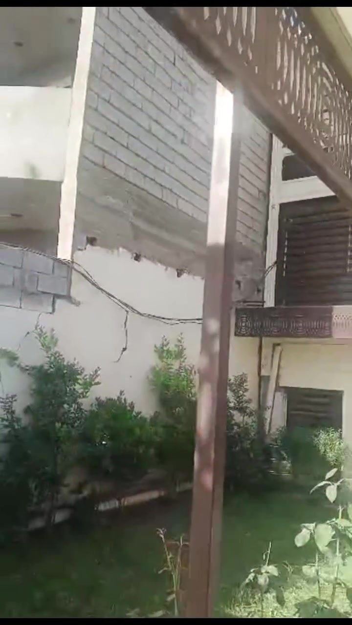 دار لبيع المساحه ١٥٠ متر تقاطع القدس خلف المحطه الجديده ***********
