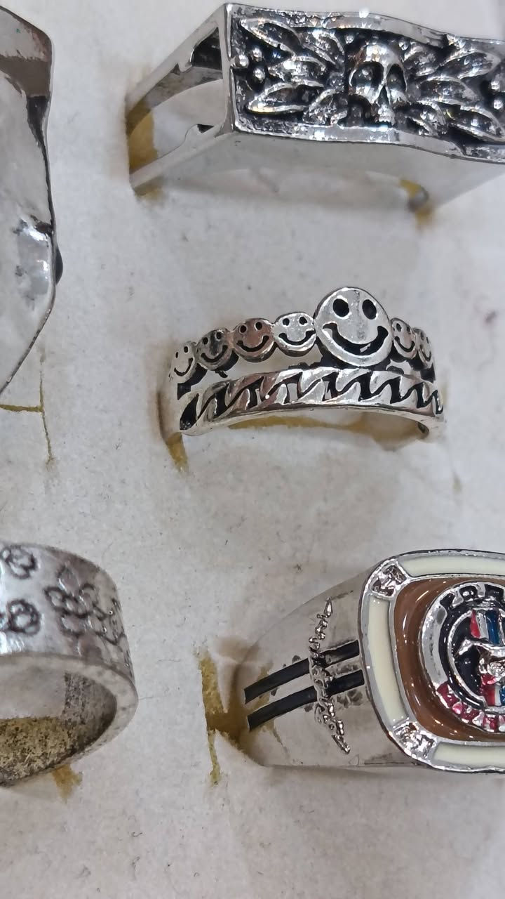 محابس رجالي مختومات ٩٢٥ عددهن  ١٢ قطعه  وياهن قطعه صليب هديه مختوم أيضآ ب ١٠ آلاف كلهن


**إذا كنت صاحب هذا الإعلان وتريد حذفه لأي سبب، رجاءا أرسل رسالة إلى الدعم الفني**