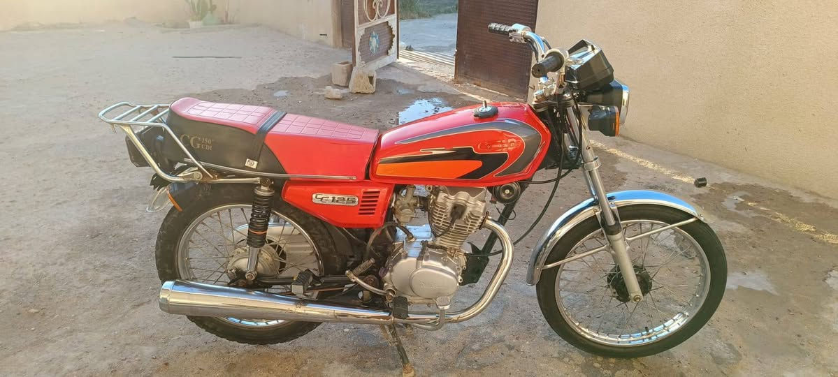 سلام عليكم دراجه لبيع دراجه جديده وكامله من كلشي مكان الدراجه بصره سفوان *********** سعر ٥٠٠ غفل موديل ٢٠٢٤
