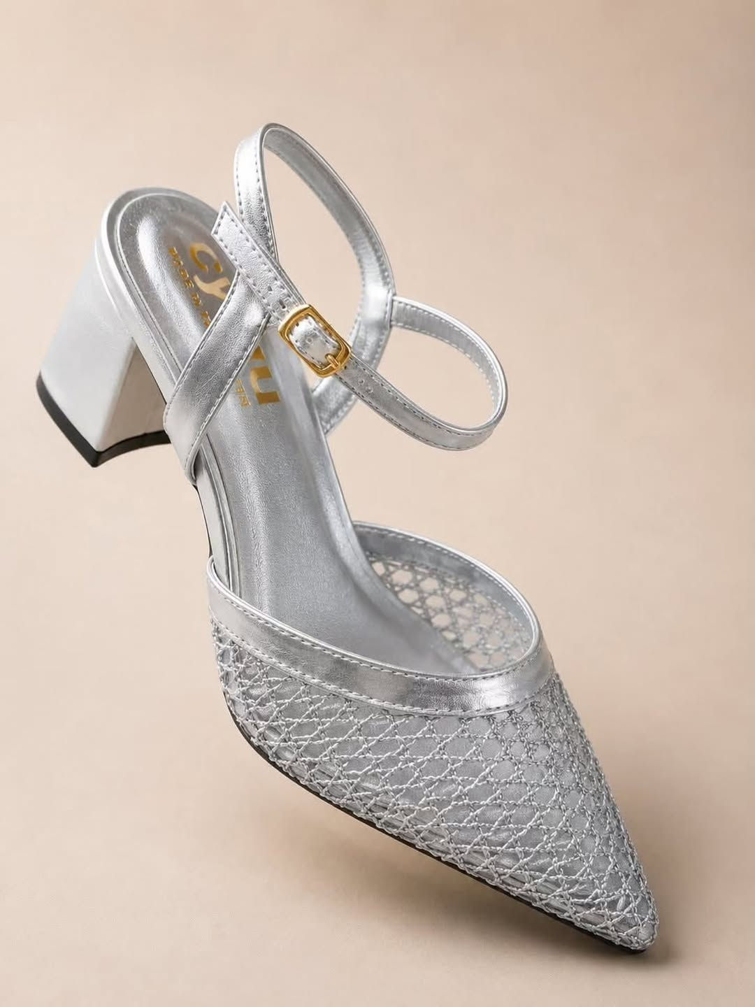 كعب طبي ارتفاع 5cm الأكثر راحة 
Size 37 38 39 40 41
للحجز مراسلة الصفحة أو *********** 
يوجد خدمة توصيل لجميع المحافظات
