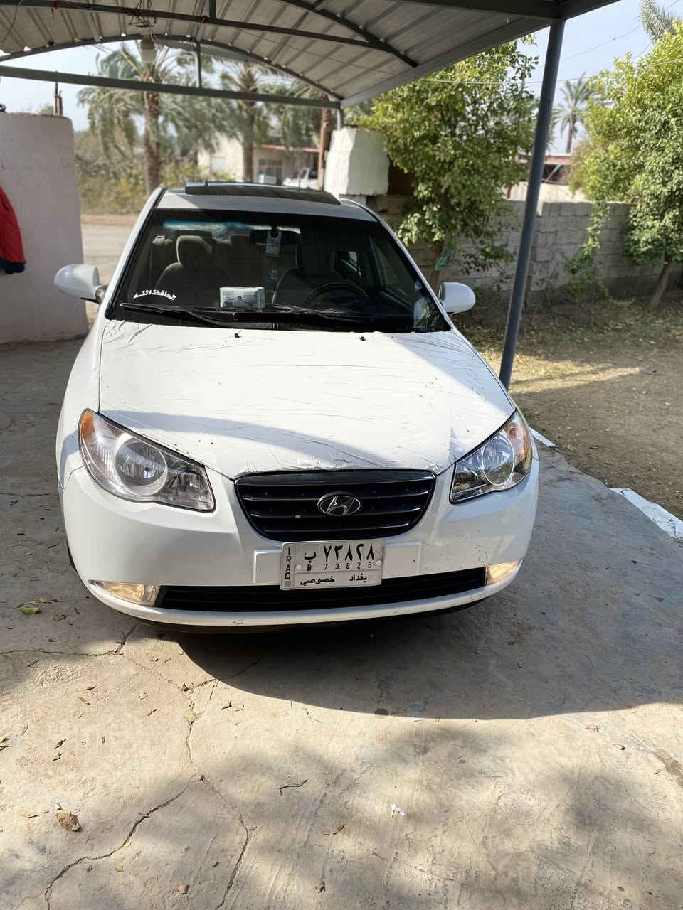 السلام عليكم 
النترا 8امريكي
محرك 2000
فول مواصفات سياره 
ضربه جاملغ خلفي وبيه قطع صبغ ابيع حزام 
رقم بغداد سنويه ل27شرررط التحويل 
تخم تاير جديد 
دواخل جديده 
تبريد +فريز جديد ثلج 
كهربايات كله شغاله 
محرك بي خيط بخار 
صدر امامي خلفي مبدله باقي بس المشط بي طكطه 
مكاني واسط الصويره طريق المطار ***********
