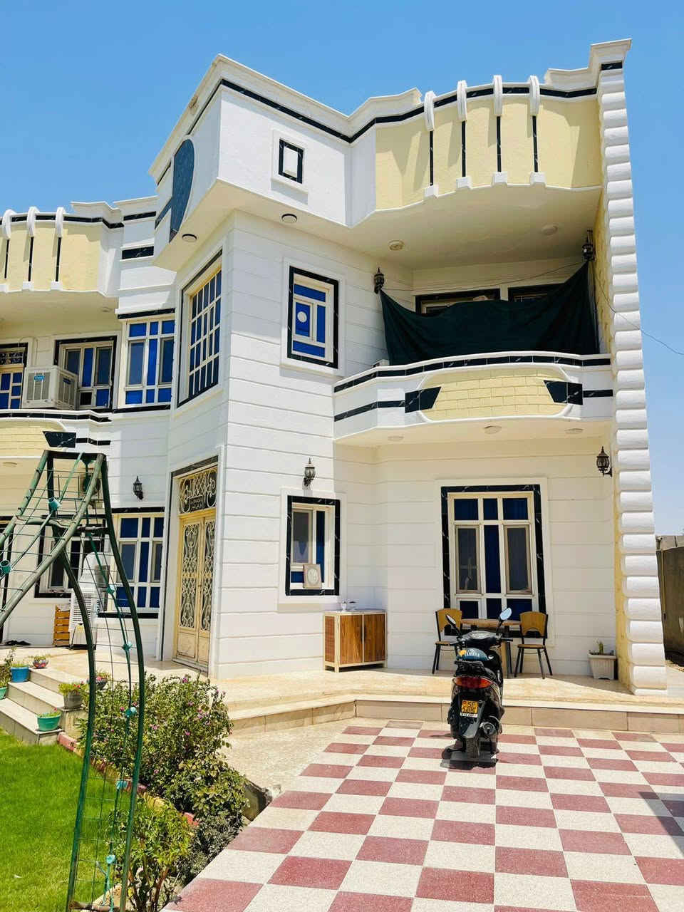 توفر لدينا البيت طابقين لبيع 
في الرمادي الصوفيه البعلوان 

الهوال واستقبال و حمام غرفه نوم ٢
طابق ثاني حمام غرفه نوم ٢

الوجه ٢٠

النزال ٣٠.٨٠
المساحه الكليه ٦١٦:والبناء٣٠٠
طابق والال حجر 
طابق ثاني طابوق 
الطابو :زراعي 

المساحه ٦١٠ 

السعر٣٣٠ وقابل للتفاوض 

للمزيد من التفاصيل يمكنكم زياره مكتبنا مكتب العين العقار ع شارع 40 مدخل الصوفيه الثانية 
او الاتصال على الارقام 

***********
***********

***********
