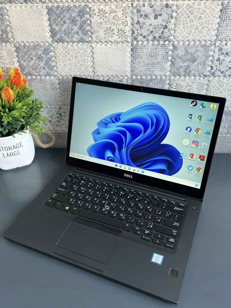 السلام عليكم لابتوب DELL معالج i7  شاشة لمس للبيع .
اللابتوب جدا نضيف وادائة قوي ومواصفاته جدا عالية يفيد الي عنده دراسة او العاب او تصميم او غيرها من الاستعمالات.
المواصفات :
المعالج intel cori 7
الجيل : السابع 
كرت الشاشة : intel UHD GRAPHICS 
الرام : 8GB DDR4 
الذاكرة ( الهارد ) : SSD 256GB  M.2
الشاشة : لمس حجم 14.3 حوافها جدا ناعمه دقتها  تشغل 4K ضد التوهج ips 
فدشي كلش راقي.
كيبورد ضوئي ليزري
المميزات:
شاشة لمس
اللابتوب جدا سلم ووزنه خفيف 
كيبورد ضوئي ليزري
الشاشة حجم 14.3 بحواف ناعمه جدا.
اللابتوب جيل حديث ومعالج i7 احسن فئة بالمعالجات .
منصب عليه وندوز 11 برو مفعل مدى الحياة.
منصب عليه اوفس مفعل مدى الحياة .
كيبورد عربي انكليزي ليزري .
كامرة امامية جدا واضحه.
سماعات ستيريو .
بطارية اللابتوب ليثيوم تطول وياك بالاستعمال المكثف اقل شي 4 ساعات
المنافذ :
منفذ الشحن
منفذ التايب سي للبيانات
منفذ HDMI
منافذ USB ومنفذ Aux

الملحقات :
ملحقاتها كله كاملة وجديدة غير مستخدمة لان ماصارلي فترة بسيطة جدا من اخذته.
شاحنة اللابتوب اصلية مختومه من شركة DELL  .
جنطة اللابتوب ماركة اصلية وبعدهي جديدة مامستعمله ابدا .

اللابتوب كلش نضيف ومواصفاته قوية ومحترمه وتصميمه سلم ومرتب .
ومابي أي نقص كيبورد سماعات انترنت شاشة كامرة كله شغال وممتاز ومابي اي نقص من اي ناحية.

السعر : 295 الف وبي مجال قليل .
مكاني النجف 
واليريده توصيل هم موجود ان شاء الله

(لابتوب DELL جيل حديث العاشر حسابة لابتوبات للبيع النجف بغداد الموصل البصرة)


**إذا كنت صاحب هذا الإعلان وتريد حذفه لأي سبب، رجاءا أرسل رسالة إلى الدعم الفني**