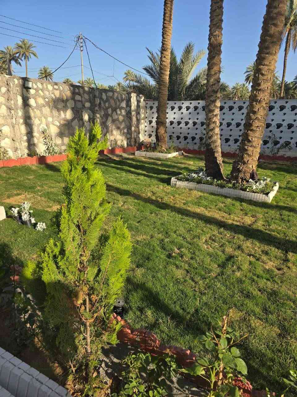 دونم 2500 متر  الحسينية شارع زينب الكبرى عمود 315 بعد كنطرة الابراهيمية ب 500 متر 
خلف التجاري واجهة 18 متر واجهة حجر باب مسيج بالكامل  سند 25 شارع الشهداء قرب مضيف العناز
سعر ١٦٥
تواصل خاص او الاتصال 
***********
