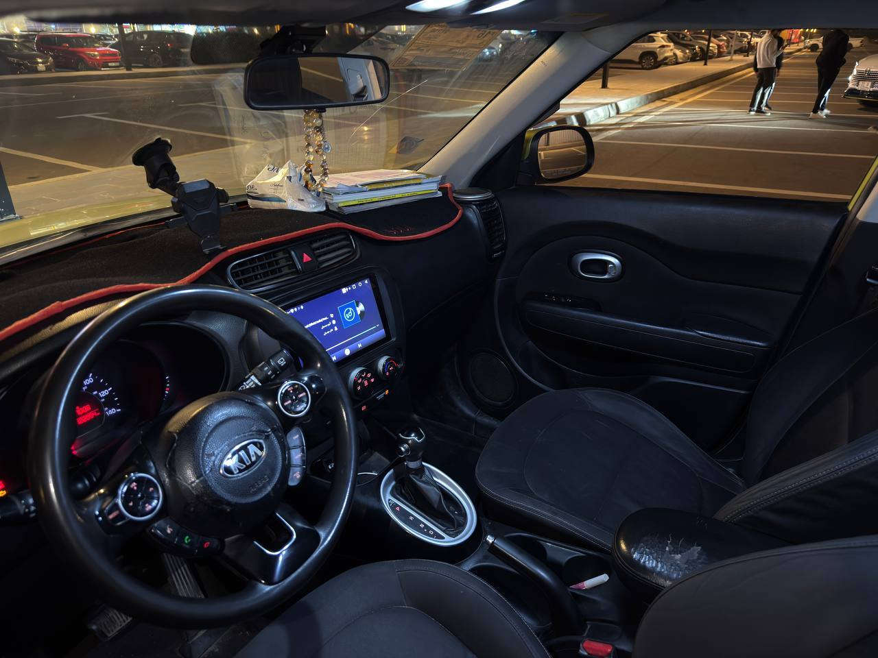 كيا صول 2016 
وارد امريكي ضربتها جنطة
محرك 1600 GDI 
سيارة نظيفة جدا 
للسعر او للاستفسار اكثر 
***********
