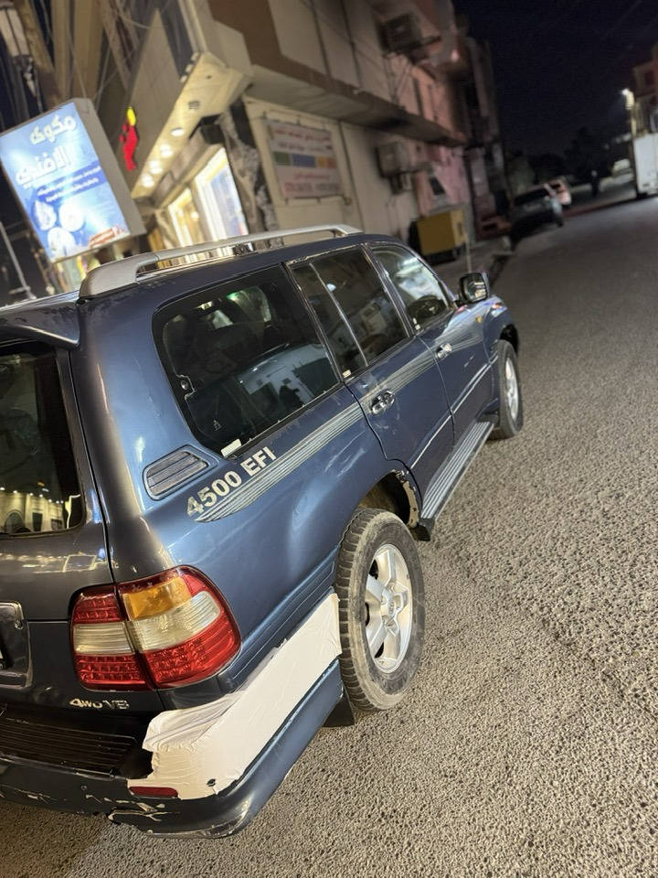 سلام عليكم لاندكروز موديل 2007 فول محرك 8Vسلندر سياره مكلوبه مشروق /وطني رقم بصره / بيع او مراوسه حسب القناعه 
موصفات 
كشنات جلد 
حساس امامي وخلفي 
شاشه 3
كير اوتماتيك 
كير مكينه شرط 
غير متواجد على الفيس 
***********
