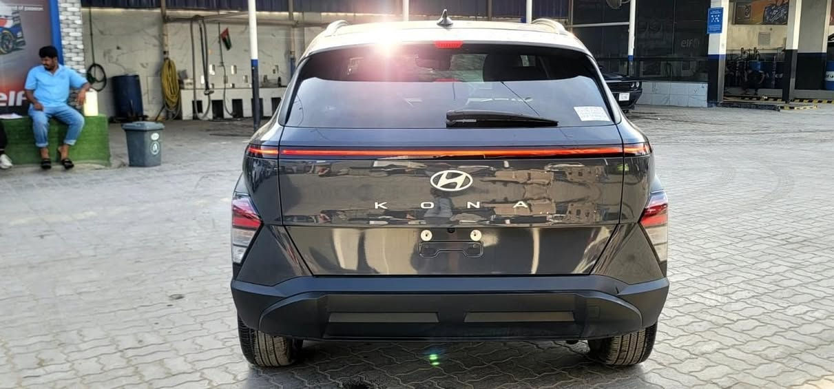 المهيمن لتجارة السيارات بإدارة المهندس سلام ربيع الغزي 
نوع السيارة: هيونداي كونا SEL
الموديل : 2024
حجم المحرك:  2.0
 السعر : 125 واصل للميناء مصلح كامل بدون كمرك ترهم حرة ترهم شهداء 
للأستفسار :
***********
قسم المزاد متوفر واتساب 
https://chat.whatsapp.com/EjN99lklvszHKKEmF0UnR7?mode=gi_t
‏سرعة في الشحن واسعار تنافسية في النقل
‌‎يتوفر لدينا نقل على جميع موانئ ومنافذ العراق 
‌‎تخليص وايصال السيارة الى جميع المحافظات
#mohammed
