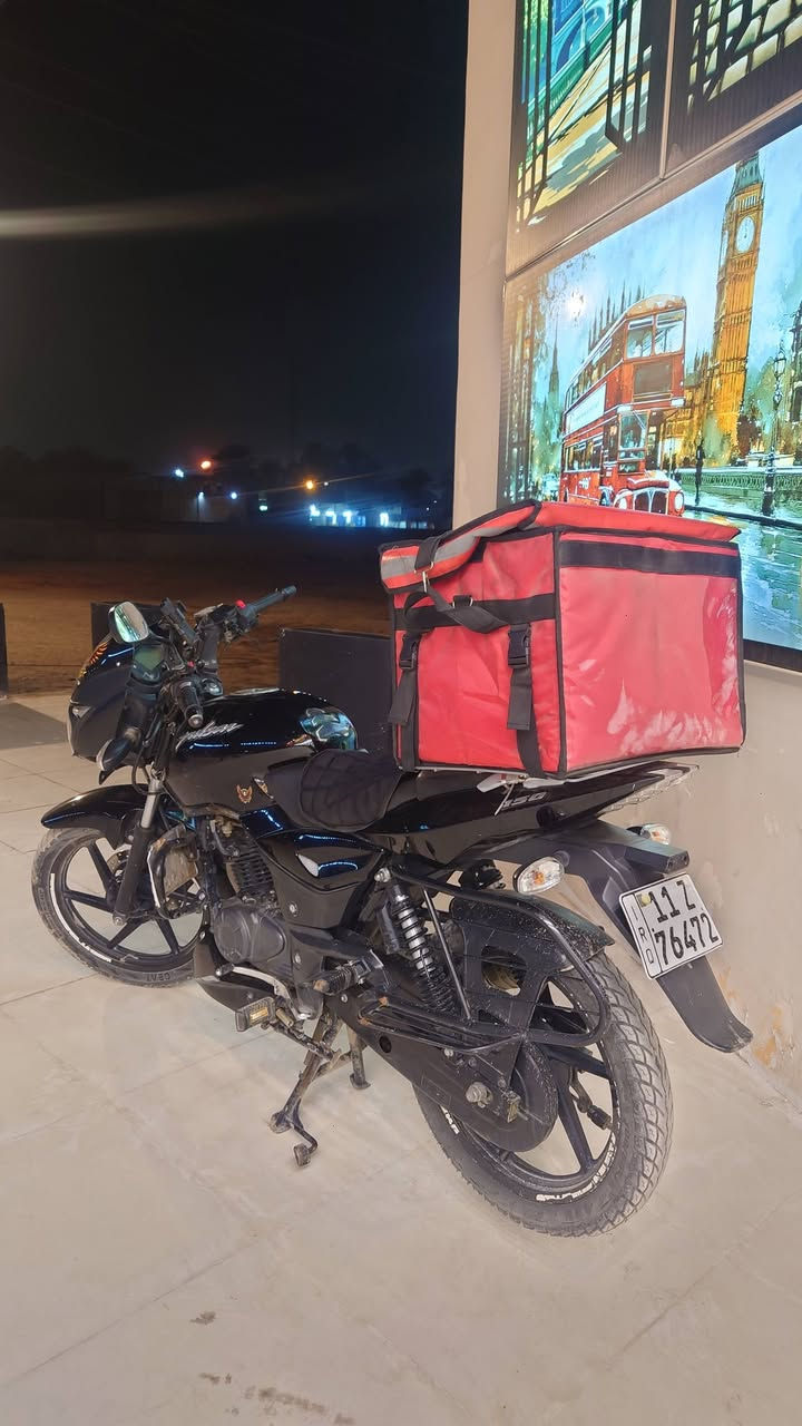 بولسر نيون مرقم بغداد موديل 2021 نظيفة مطاختها سبانه السعر مليونين عدل ولا تدور وياي شراي اتصل مو شراي چنك ماشفتها وكمل 
*********** مكاني الاعظمية بغداد .
