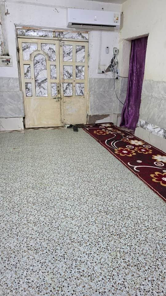 بيت زراعي ركن للبيع يتكون من غرفتين 5 في  4 متر  والصاله 5 متر والديوانيه 7 متر ومحل 8 متر ومعه قطعة ارض 100 متر مربع  العنوان ميسان حي الحسين الجديد مقابل  الفنانين للاستفسار ***********
