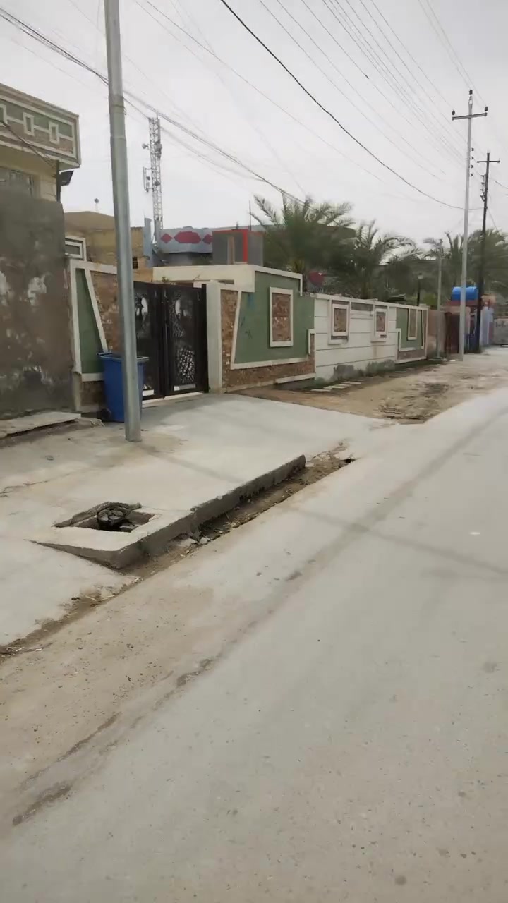 بيت للبيع في شارع أبو وائل المساحه ١٠٠ متر يحتوي على استقبال كبير وغرفه نوم وصحيات ومطبخ

للاستفسار الاتصال على الرقم

***********
