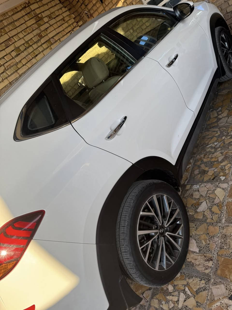 توكسان 2020فوول مواصفات مكفوله  من الصبغ والبارد والشخط ماشيه 63 السعر 221
رقم بغدادانگليزي***********
