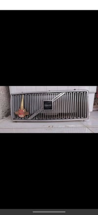 للبيع مكاني نجف الشباك سعره 25 واللايتات سعرهن 70 ألف  رقمي ....078105...