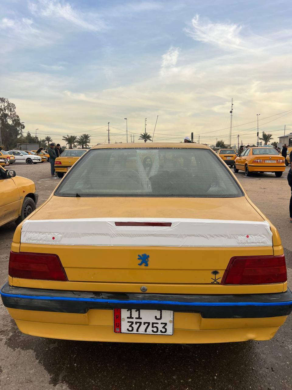 السلام عليكم بيجو موديل 15 سياره خير من الله مكينه وكير وتبريد وتخم تاير وصدر جديد سياره جاهزها مكفوله من ضربه وصبغ سعر41وبيها مجال مكان بغداد ***********
