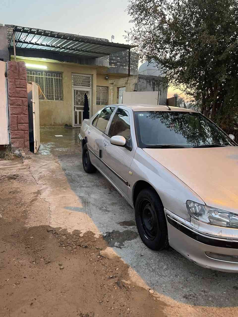 السلام عليكم بيجو 406 سياره نضيفه رقم الانبار مشروع وطني انكليزي نظيفه كير محرك جديد تبريد ثلج صدار امامي خلفي قبل اسبوع شديته. محرك قبل شهر شديته. لايتات رادر  دواخل دوشمه ارضيه كشنات. سياره بيه فقط بنيد مبدل باقي كفاله عامه. كهربائيات بلاديه. على وضع شركه. برده خلفيه بلا ديه تجي شوف بعينك. مكان بغداد المدائن رقم تليفون *********** الاستفسار. ملاحضه سياره عليه ادامه كامله. قاعده فيت بم نوزلات بلاكات كله جديد. السعر 52 بيه مجال الطيبين
