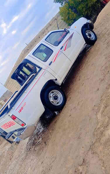 السلام عليكم للبيع نيسان 2014 رقم ميسان سياره بيها تجيه خفيفه كير محرك كفاله عامه كهربائيات كلها شغاله  حداديه كلش زينه سياره جاهزه من كل نواحي السعر 120وبيها مجال قليل المكان ميسان الكحلاء للاستفسار اتصل ***********
