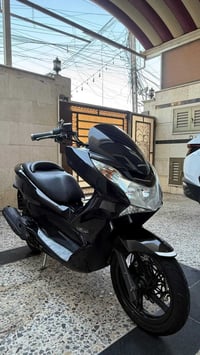 بيسي اكس pcx 125 للبيع الدراجه كفاله عامه  ماشيه 25  داخله 23 تايرات ا...
