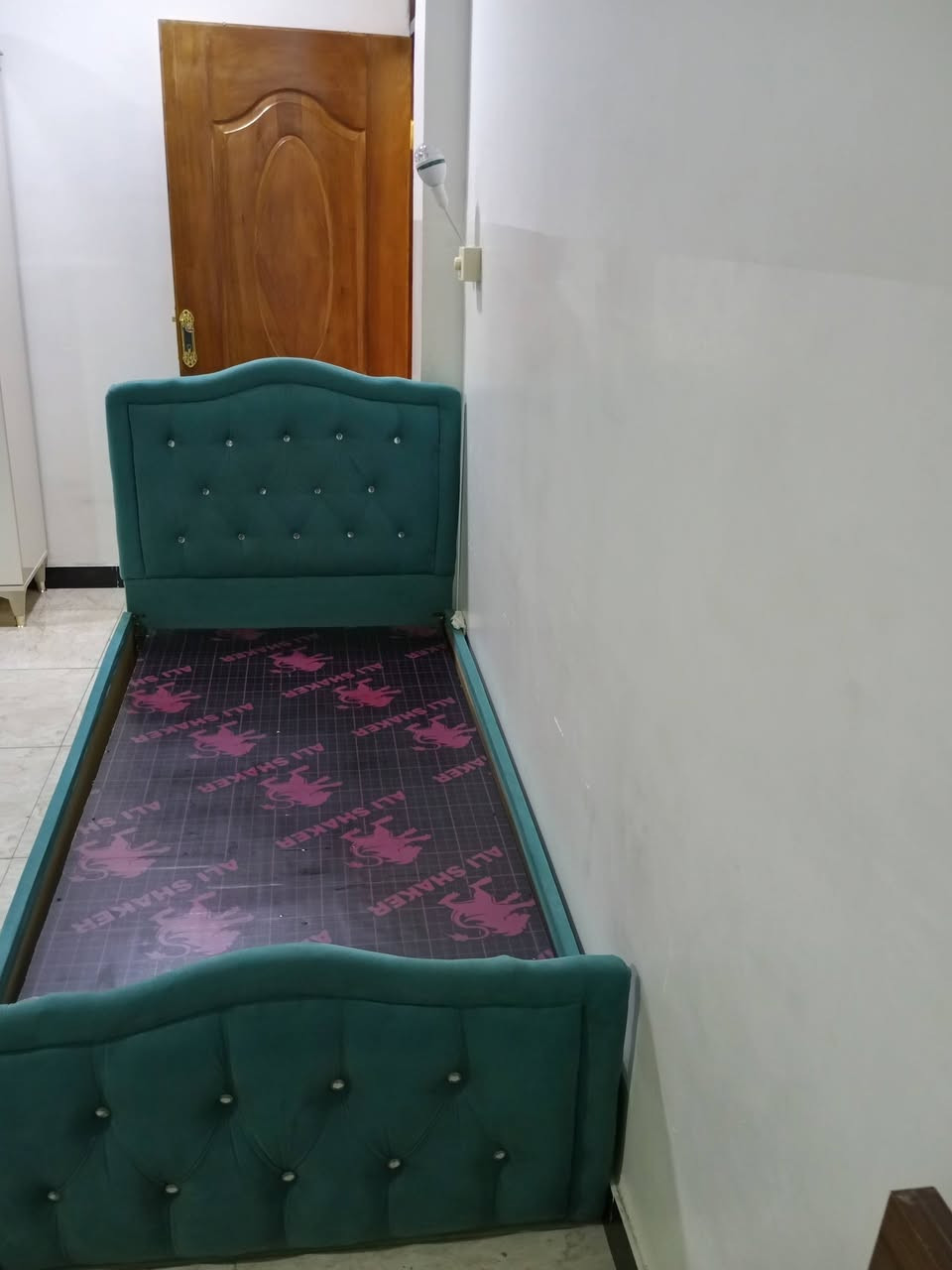 سلام عليكم جرابي ام النفر السمائية معة الدوشك 50وبيهة مجال زين
والبيض الوحدة 35بس بدون دوشك 
العنوان 📍 الاعظمية شارع 20 قرب جامع نشمية 
الرقم/***********
