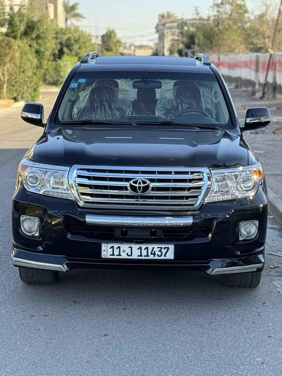 سلام وعليكم لاندكروز  2013 (بريم) رقم بغداد بسمي سنويه لل 2031 تنتهي سياره جديده دينار متصرف عليهة كير محرك برغي ممفتوح بيهة السعر (327) وبيهة مجال جدا بسيط حك الجيه سياره تجي كشن كهرباء و8 ايرباك فتحه فول تشغيل عن بعد السياره السياره بيهة تكحيل كارت بل بنيد فقط والباقي مكفوله من الصبغ والتبديل السياره جديده مكاني بغداد قرب مطار بغداد للاستفسار ***********
