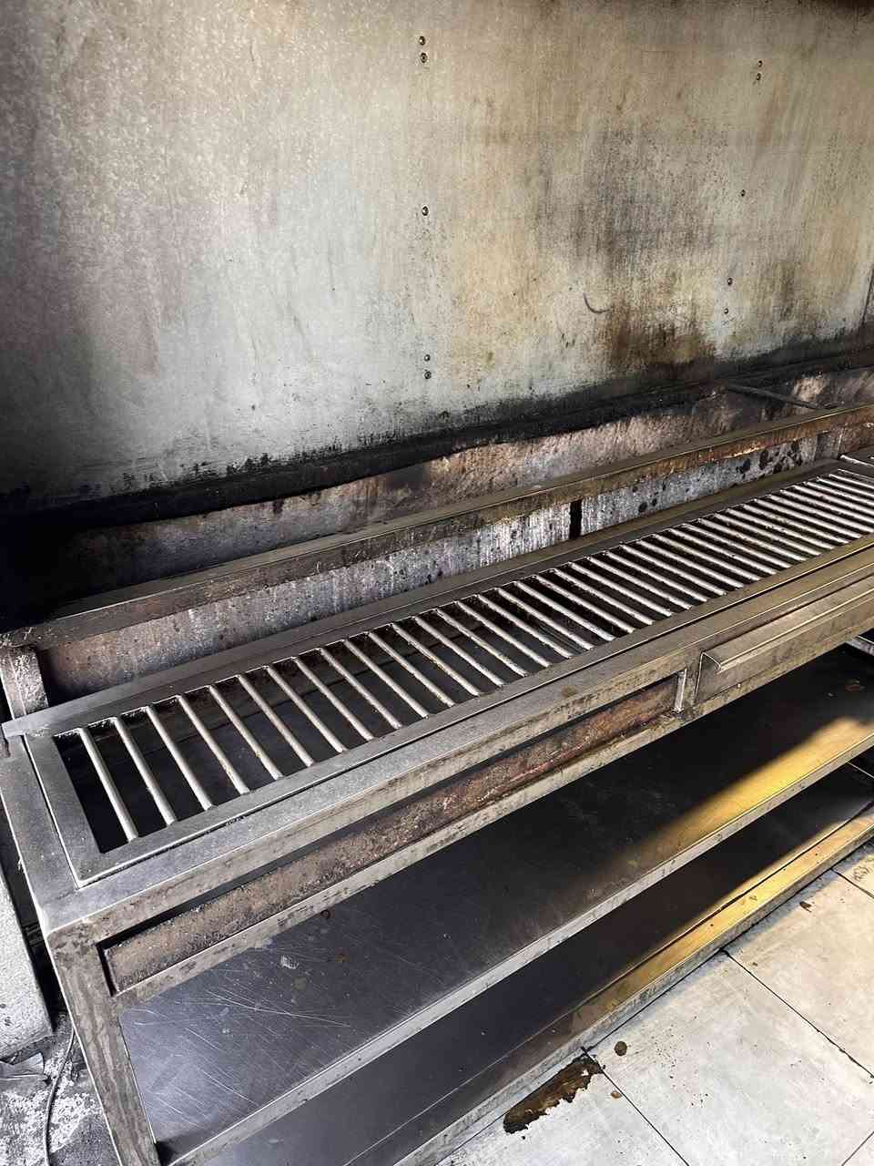 السلام عليكم شوايه وميز وهود للبيع
قييم بما يرضي الله 
***********
