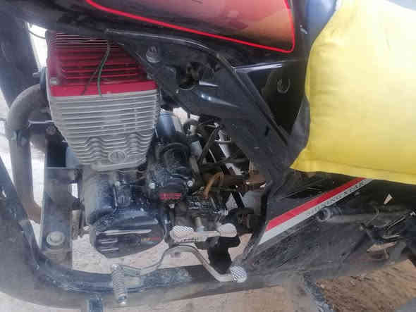 سلام عليكم ستوته دولفين موديل 23 للبيع نضيفه كلش نكره سلف كهربائيات كله شغاله نقصه فقط باب انضف من الصوره لان ما مغسوله وكله طين  مكاني بابل حصوه حي القدس خلف جامع عبداله الجبوري/السعر مليونين وبيه مجال بصيط اتصل برقم***********
