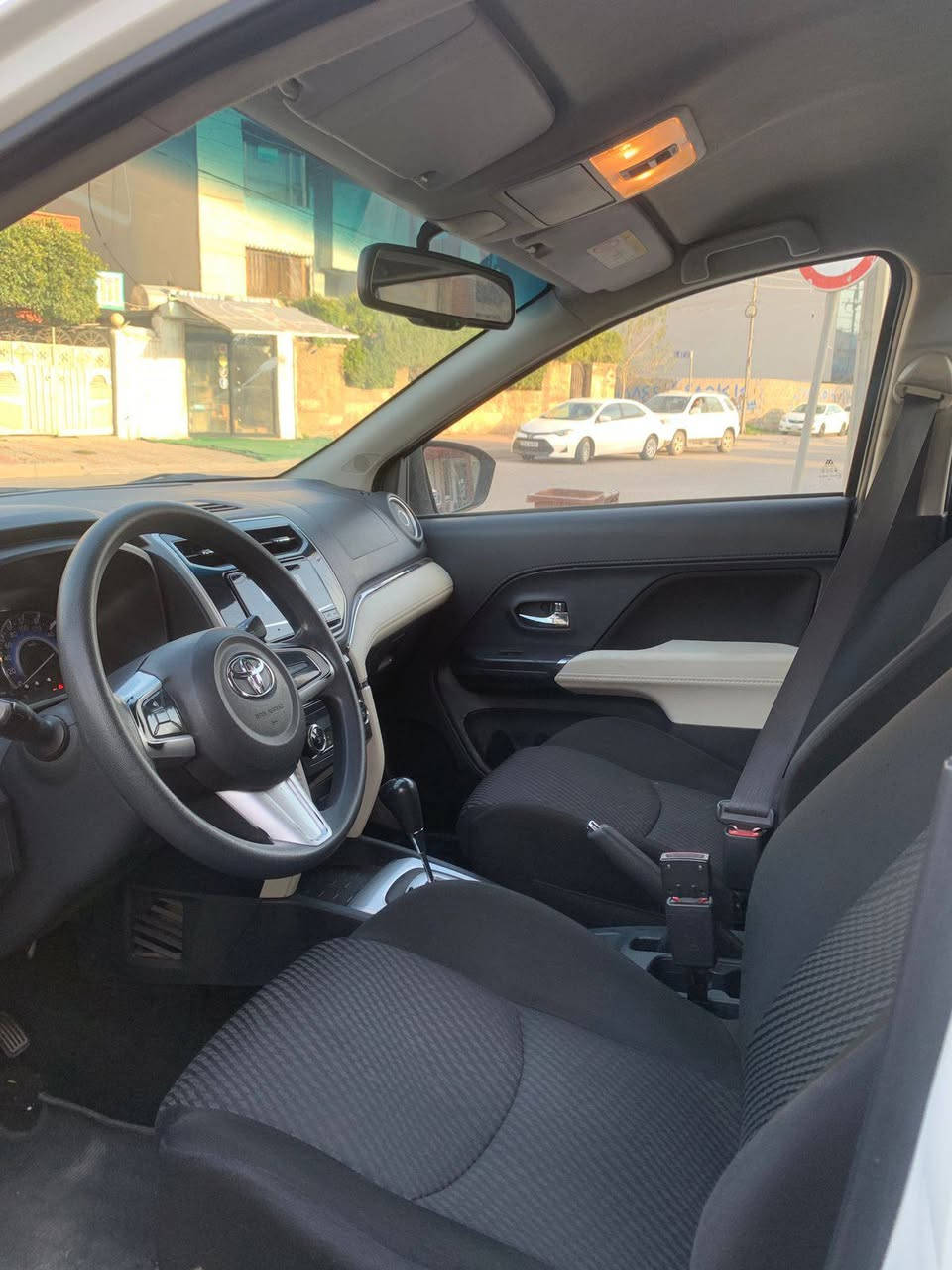 تويوتا راش TOYOTA RUSH 2020
ماشية126 الف كيلو  
سیارە کلین بدون صبغ

مکان سیارە اربیل

المواصفات: خليجي 
محرك 1500 سلندر 4 DUAL VVT-i 
بصمە
تحكم استيرن
نظام اقتصادي الوقود ECO
نظام مانع انزلاق ABS
نظام الثبات الإلكتروني ESP
كير اوتوماتيك
دشبول خياط
داخل لونين
تبريد خلفي منفصل
ترايش نيكل
سبعة راكب
ستة ايرباك
حساس خلفي
اشارة بالمري
لد نهاري
لايت زنون(عالي+ناصي) LED
بك لايت LED
بك لايت ضبابي
خمسة ويل كب
ويل ١٧
مدخل
‏BLUETOOTH 
‏AUX
‏USB
‏CD

السعر 142$ ورقه وبيها مجال أربيل, العراق


**إذا كنت صاحب هذا الإعلان وتريد حذفه لأي سبب، رجاءا أرسل رسالة إلى الدعم الفني**