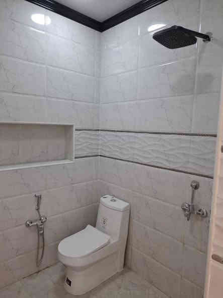 مشتمل البيع حي الخضراء قرب صيدلية جواد المساحه ١٥٠م الواجهة ١٠م النزال ١٥م طابقين ٤غرف وصاله ومطبخ ستقبال كراج صحيات البيت زيرو للستفسار اتصل ***********
