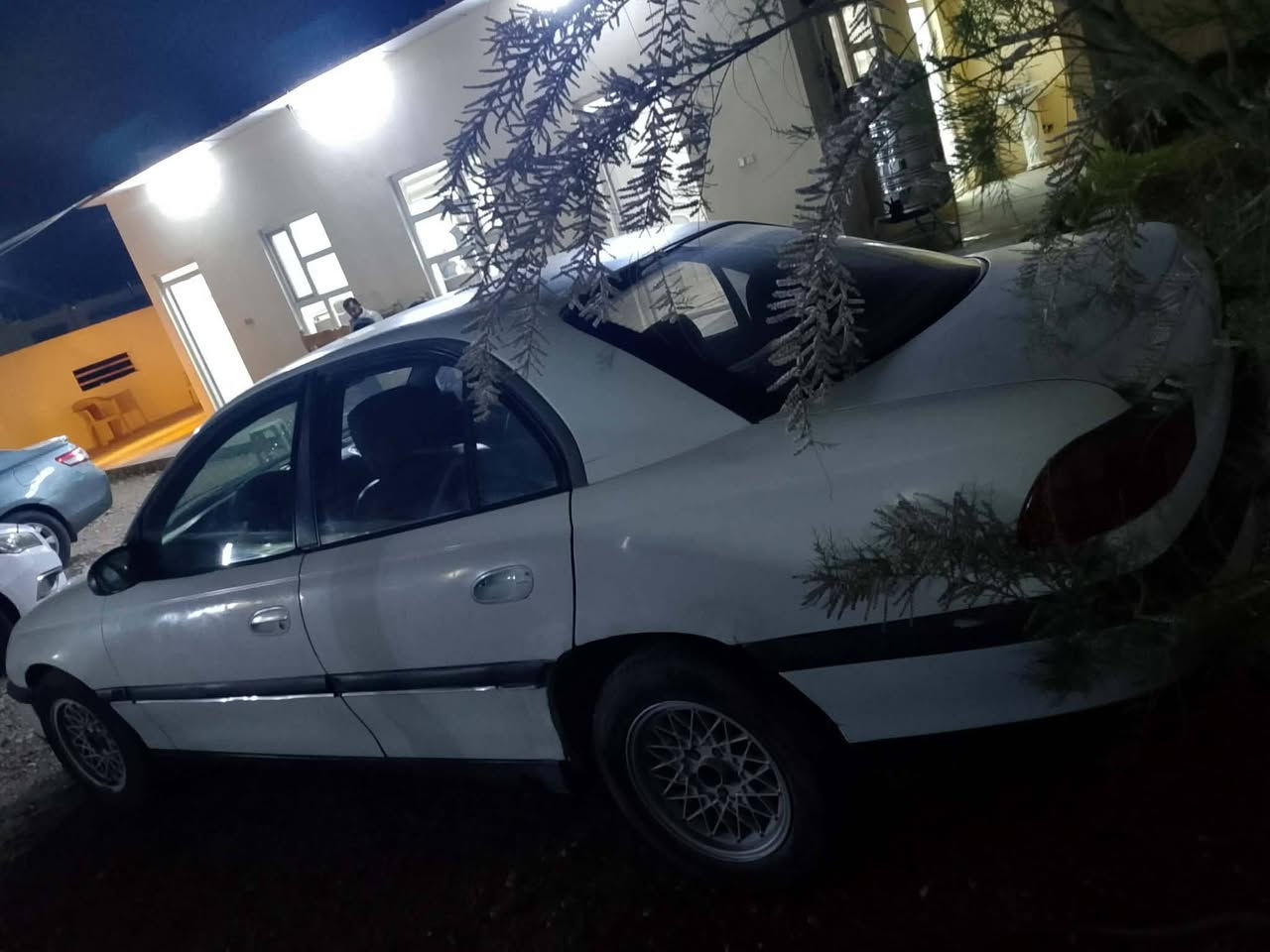 أوبل دكتورة  موديل 1995
رقم انبار الماني سنوية عضم عاج صاحبها بالديرة تحويل مباشر  ..
محرك 2000 مفتوح
گير اوتوماتيك
جام كهربائي
كشنات كهرباء
مكانها القائم /حصيبة
السعر 32 $ بيها مجال 
***********
