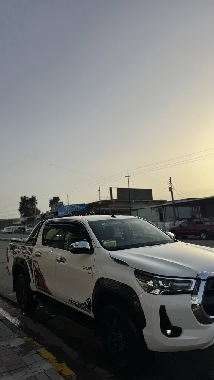 بيكم تويتا موديل /2022//6سلندر بصمه تشغيل سته سمعات شحن وايرلس شاشه كبيرها بوند جكات كشن حار بارد داخل احمر ماشي 120/الف بيه كارت جاملغ الخلفي فقط تلفون ***********/***********
