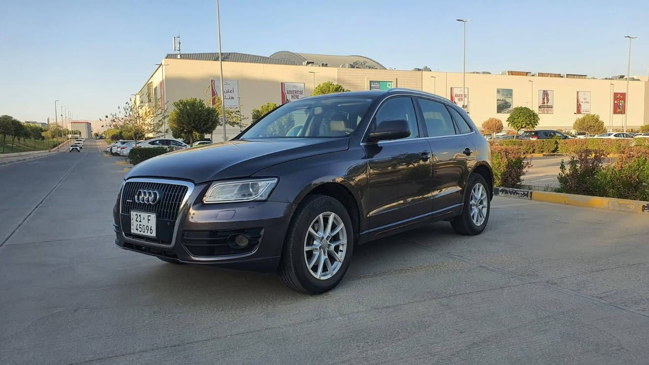 Audi Q5 quttro  2011
بێ بۆیاخ 
سعر 93 ورقە  
***********
دەبڵ ئەکسل و و فول مواسەفات جگە لە سلاید
بەناوی خۆمەوەیە بێ کێشەیە 
کارەبیای و تەبرید و گەرمی و هەموی بەشەرت 

مكاني سليمانية 
سيارة باسمي تحويل وكالة مباشر
*******************
الموديل : 2011 
مواصفات كواترو يعني دبل اكسل
محرك 4 سلندر ٢٠ تيربو (tfsi
 ***************
سيارة مكفولة من صبغ 

******************
مواصفات
Gps
شاشة اندرويد
ماشي ١٣٠ ميل
كاميرا  
بريك بصمة
كشنات جلد
تحكم ستيرن كامل 
تبريد  قطعتين مركزي
سلاجة
حساسات  أمامي وخلفي
نظام أوتو هولد 
تحكم مقاعد كهرباء
تحكم زجاج كهربائي
سنتر لوك
مشغل أسطوانات (CD) 
مدخل AUX و USB 
مصابيح ليد
مرايا كهربائية
بردات خلفي بلادي
مثبت سرعة
مانع إنزلاق
بلوتوث
07702️⃣1️⃣7️⃣5️⃣4️⃣8️⃣8️⃣ السليمانية, العراق
